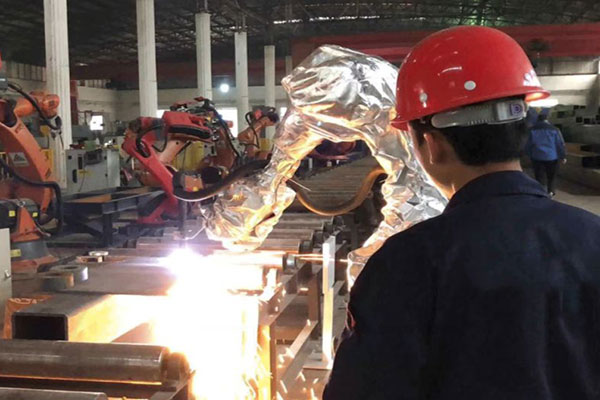 锡林浩特钢结构厂家注重夏季安全生产工作